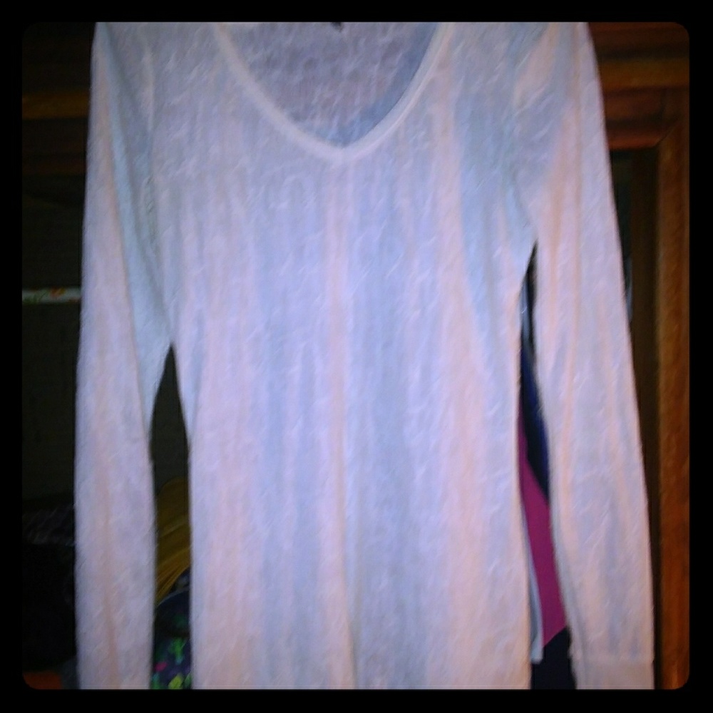 long sleeve v neck